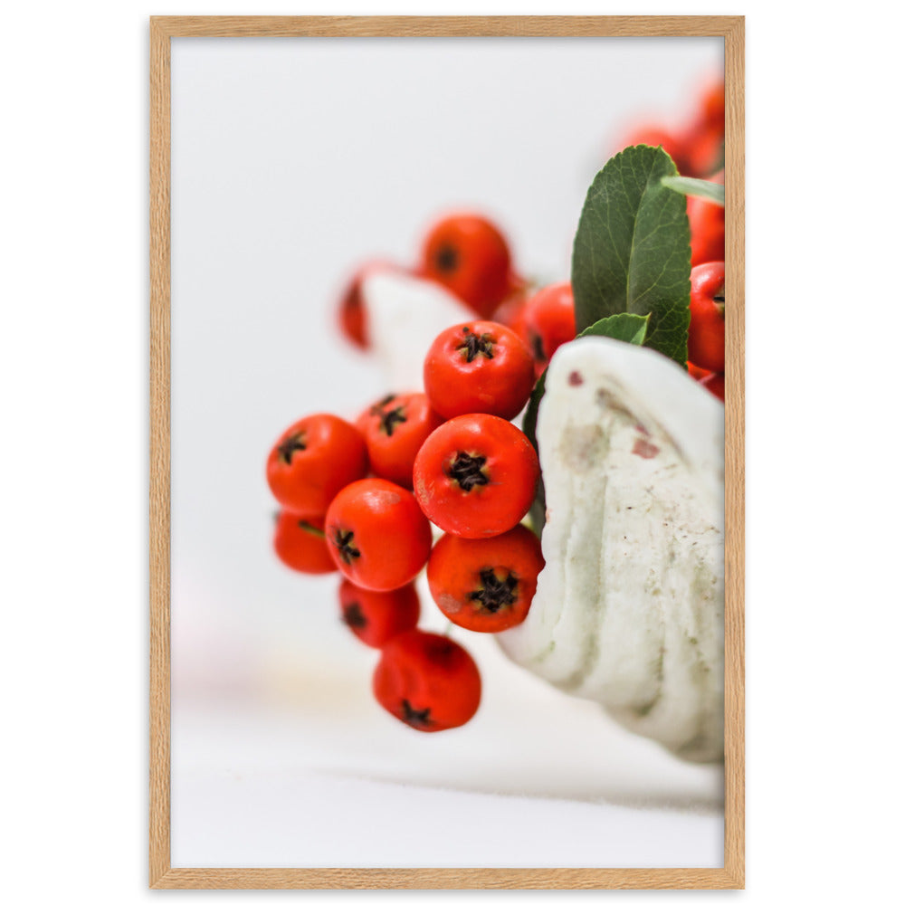 Poster mit Rahmen - Red Berries Kuratoren von artlia Oak / 61×91 cm artlia