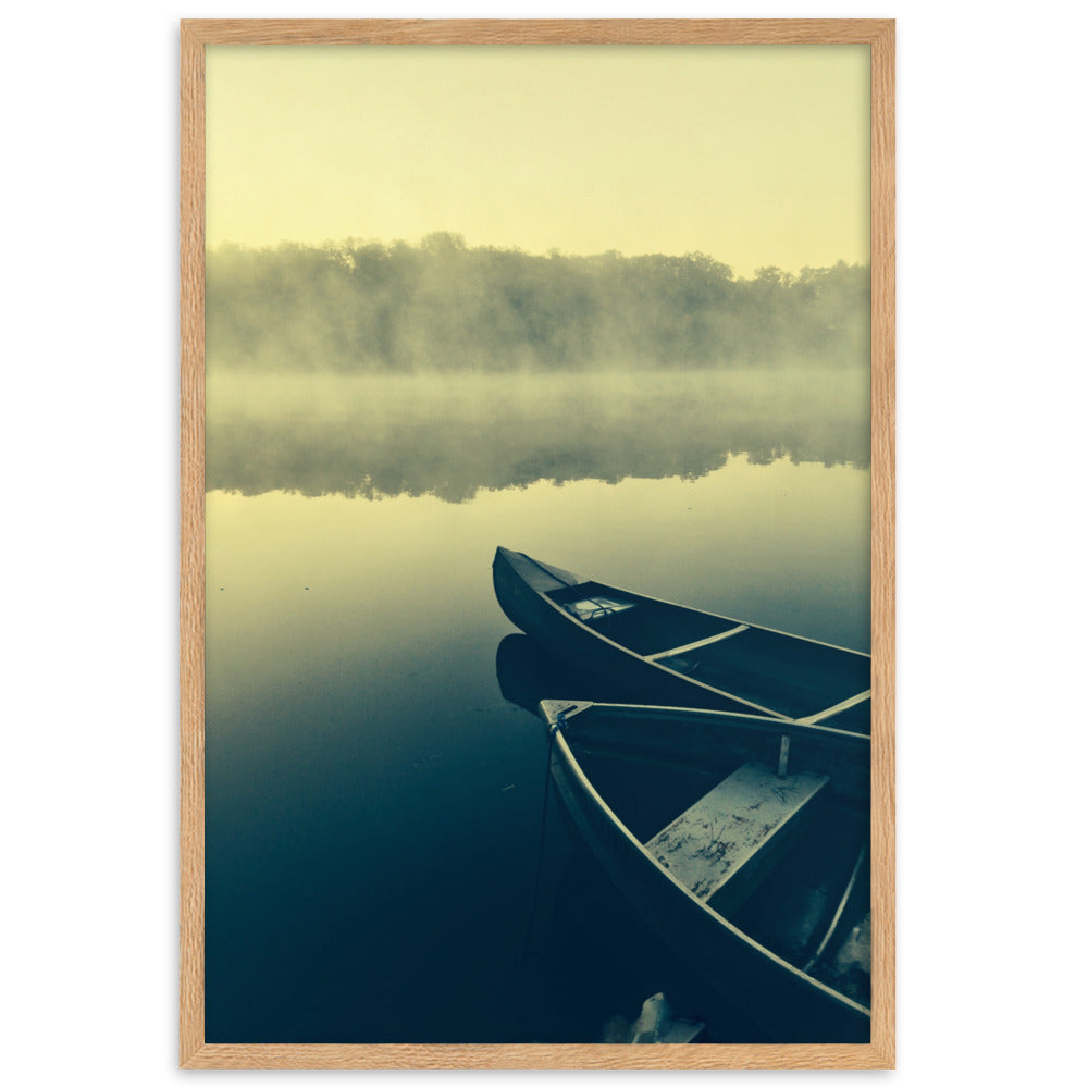 Boats in Fog - Poster im Rahmen Kuratoren von artlia Oak / 61×91 cm artlia