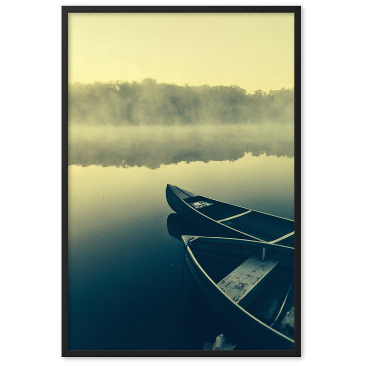 Boats in Fog - Poster im Rahmen Kuratoren von artlia Schwarz / 61×91 cm artlia