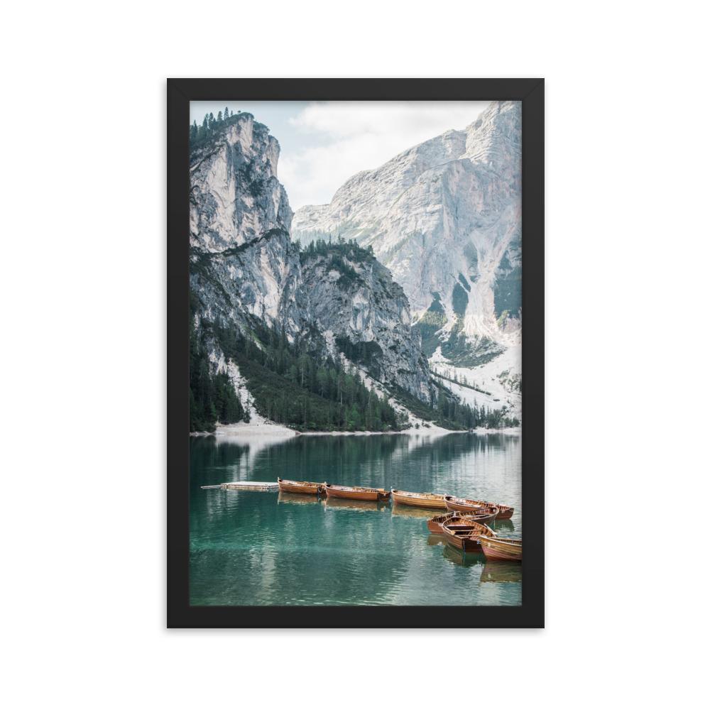 Braies lake 2 - Poster im Rahmen Kuratoren von artlia schwarz / 30x45 cm artlia