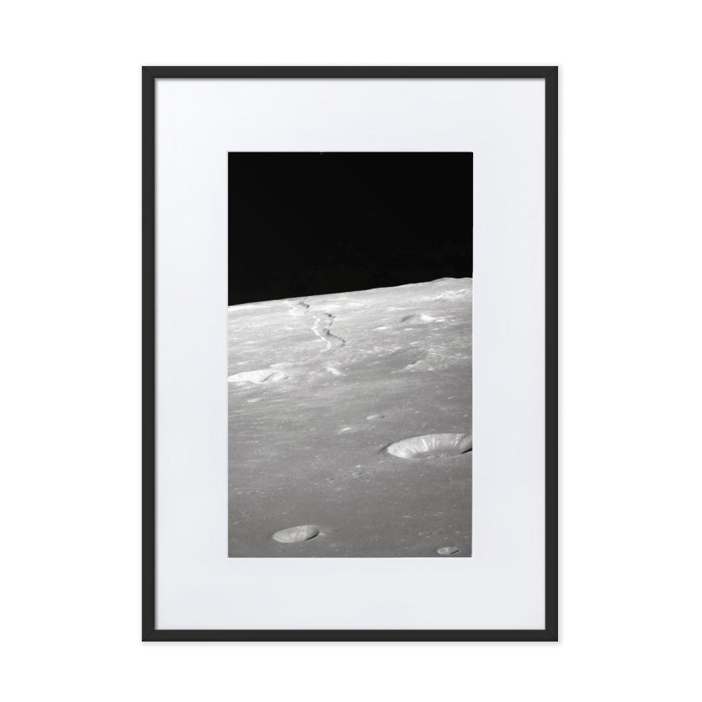 Moon Surface - Poster im Rahmen mit Passepartout NASA schwarz / 50×70 cm artlia